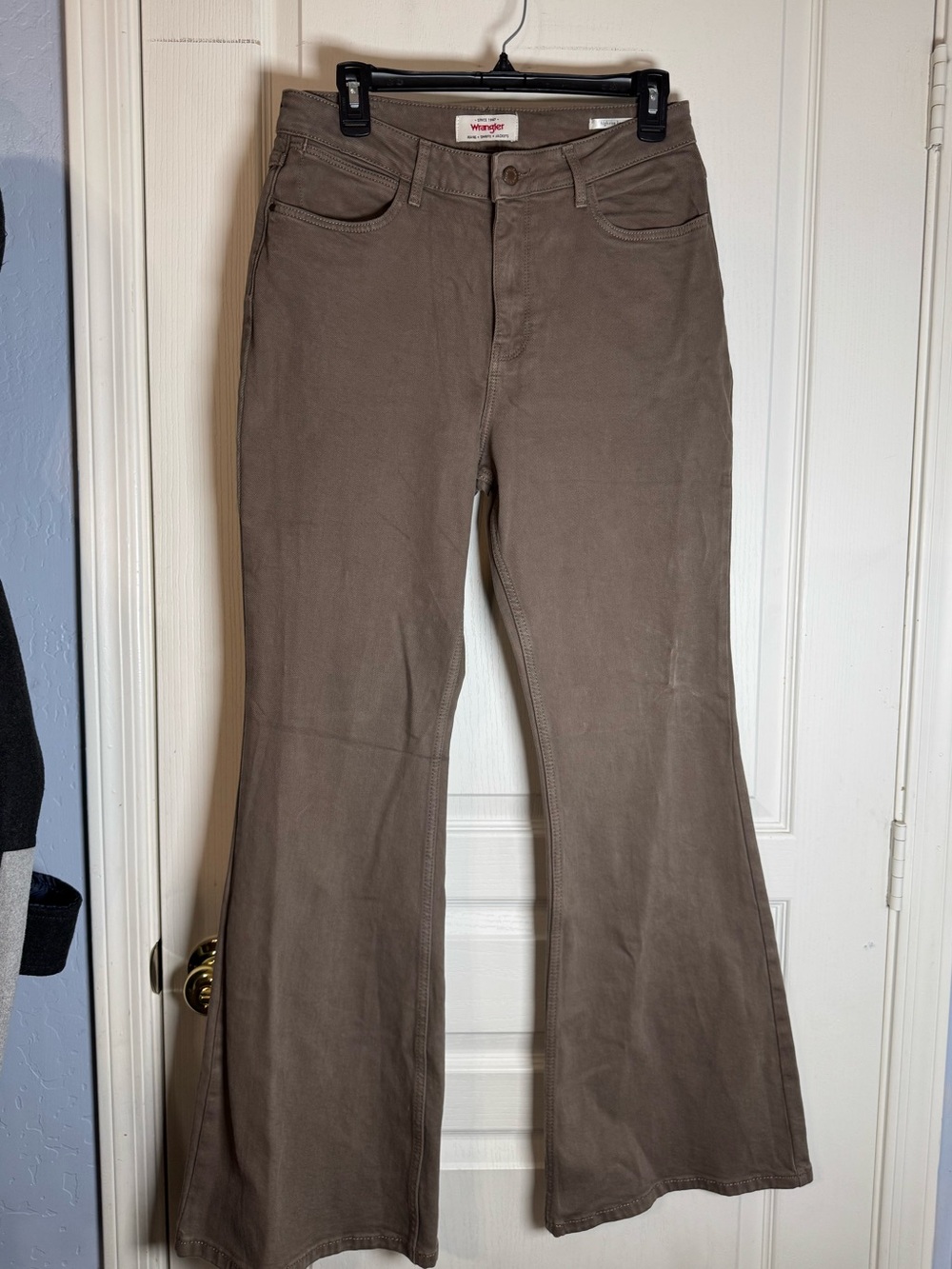 Wrangler Fierce Flare Women’s Brown High-Rise Jeans Size 10 30x32